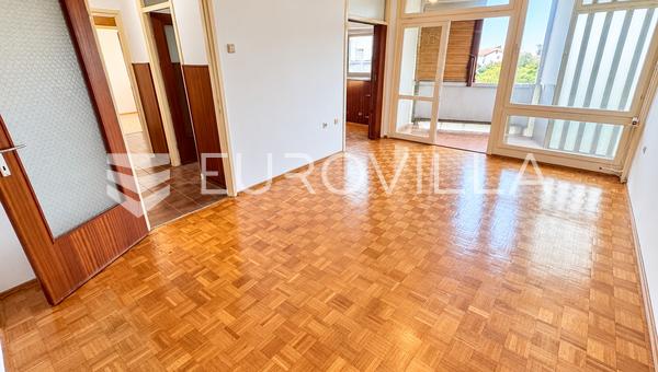 Rijeka, klassiek driekamerappartement, 63 m², uitzicht op zee en Ucka