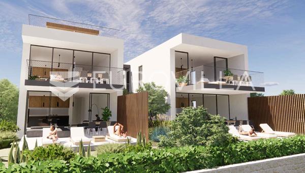 Ugljan, Ugljan lussuoso appartamento con due camere da letto e giardino, in prima fila sul mare, 100 m²