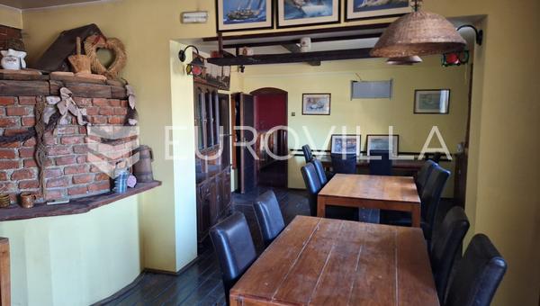 Restaurace, Banija