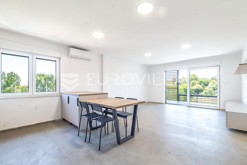 Zagreb, Remete, nyrenoveret treværelses lejlighed med to terrasser, 70 m² - 3