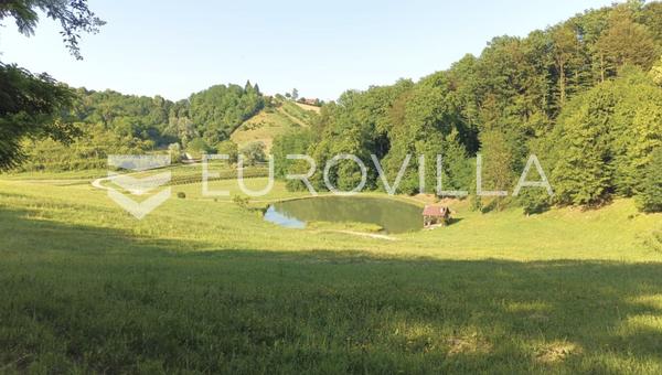 Novi Marof, Gornje Makojisce, landbrugsejendom med et samlet areal på 29.500 m²