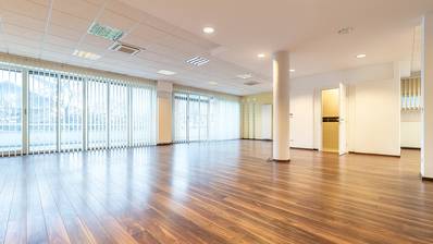 Zagreb, Trešnjevka nord, møbleret kontorlokale på 175 m² i stueetagen af en kontorbygning