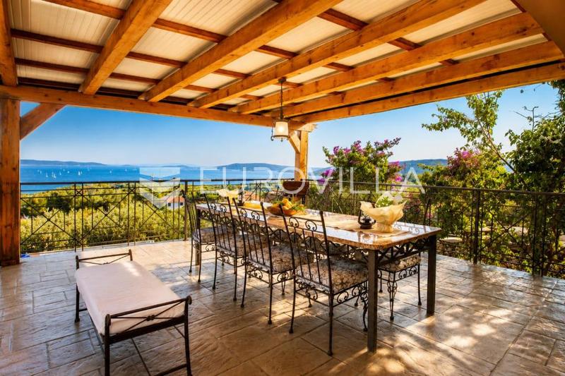 Zona Trogir, villa in pietra con piscina e giardino mediterraneo - 4