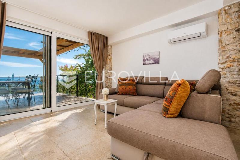 Zona Trogir, villa in pietra con piscina e giardino mediterraneo - 9