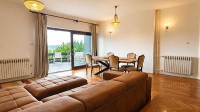 Samobor, centar, prostrana kuća 202 m² s panoramskim pogledom i vrtom