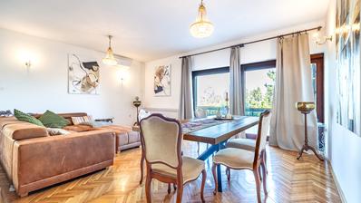 Samobor, centre, spacieuse maison de 202 m² avec vue panoramique et jardin