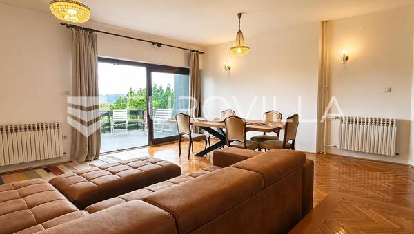 Samobor, centrum, przestronny dom o powierzchni 202 m² z panoramicznym widokiem i ogrodem