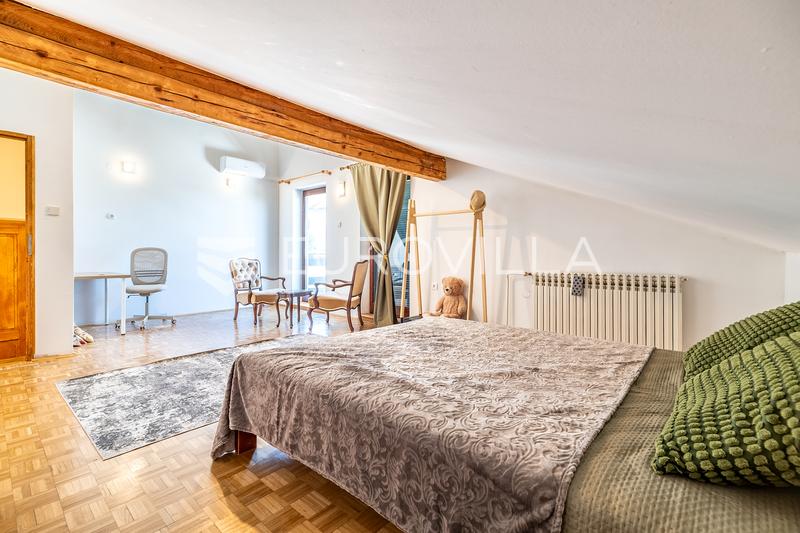 Samobor, centrum, rummeligt hus på 202 m² med panoramaudsigt og have - 7