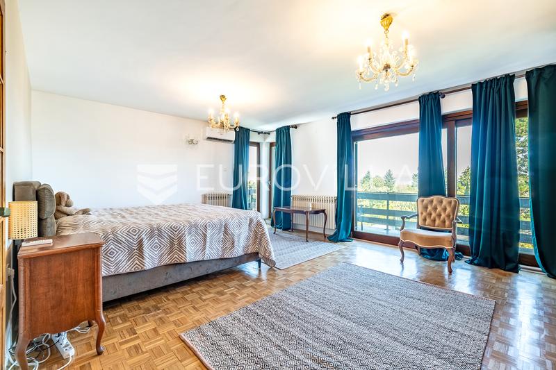 Samobor, centrum, rummeligt hus på 202 m² med panoramaudsigt og have - 8
