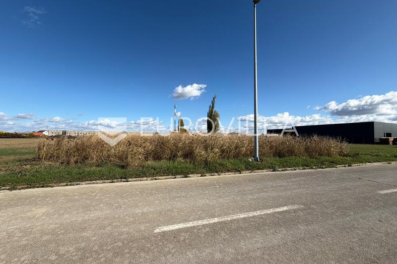 Dakovo, Industrizone - Byggegrund på 5.913 m² - 3