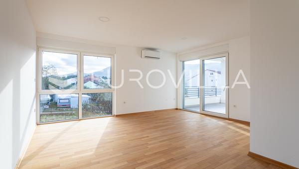 Grebastica, vacker tvårumslägenhet, 61,67 m²