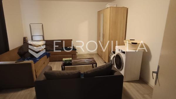 Karlovac, Banija, lejlighed 37 m², fremragende beliggenhed, renoveret