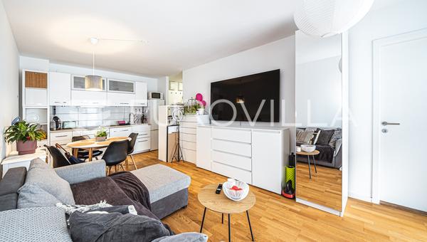 Zagreb, Zapruđe, modern two-room apartment with a balcony, storage unit, and garage parking space