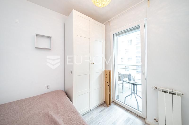Zagreb, Zapruđe, modern two-room apartment with a balcony, storage unit, and garage parking space - 8