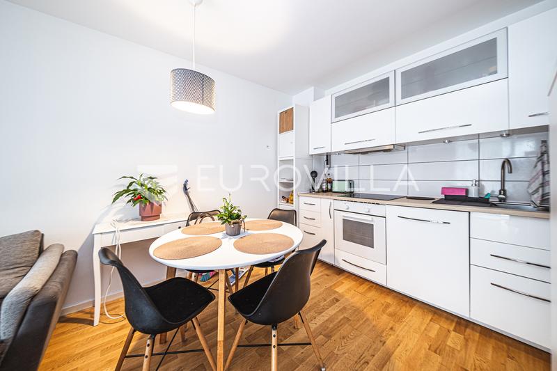 Zagreb, Zapruđe, modern two-room apartment with a balcony, storage unit, and garage parking space - 4