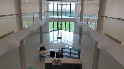 Poslovna zgrada za zakup 1276 m² s nenatkrivenom terasom 140 m² Novi Zagreb, Buzin