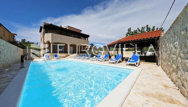 Zadar, Privlaka, hermosa villa con gran potencial