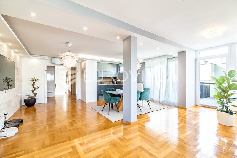 Zagreb, Velika mlaka, prekrasan četverosoban penthouse 134 m²