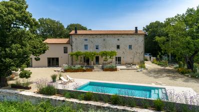 Istra, Labin, Šumber, unikatna samostojeća villa na velikoj okućnici s pogledom
