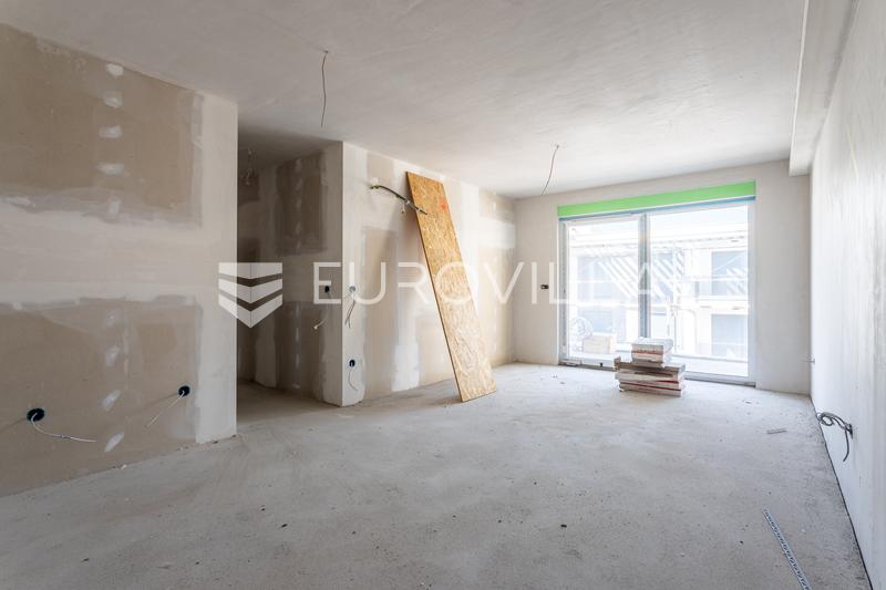 Makarska, moderan dvosoban stan u luksuznoj zgradi sa zajedničkim bazenom