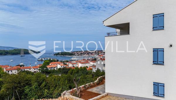 Cres, Grabar, Apartamento de dos dormitorios de 101 m² con jardín y vistas al mar
