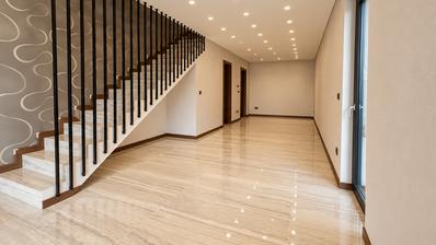 Krk, Grad Krk, moderna luksuzna NOVOGRADNJA, trosobni dvoetažni stan 132 m², terasa, vrt, balkon