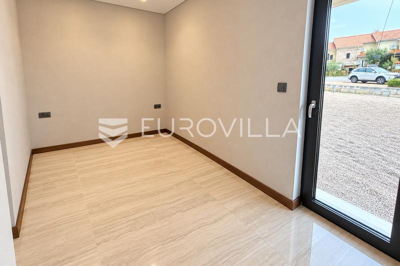 KRK, nova construção de LUXO, propriedade com 2 quartos, apartamento duplex 132 m², terraço, jardim, varanda - 6