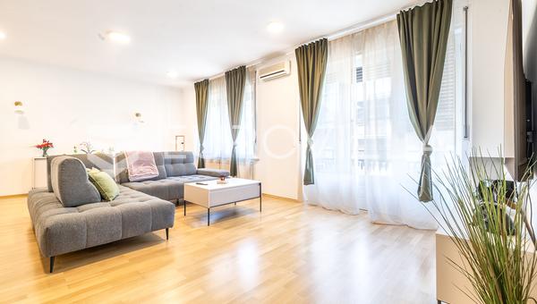 Zagreb, center, two-bedroom apartment 128 m² with two balconies and garage, elevator