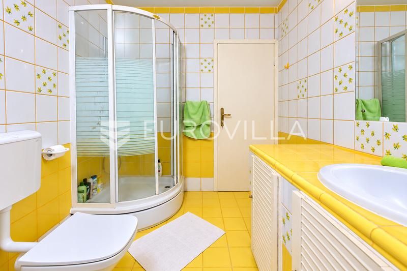 Kostrena, Vrh Martinščice, samostojeća kuća 300 m², pogled na more - 30
