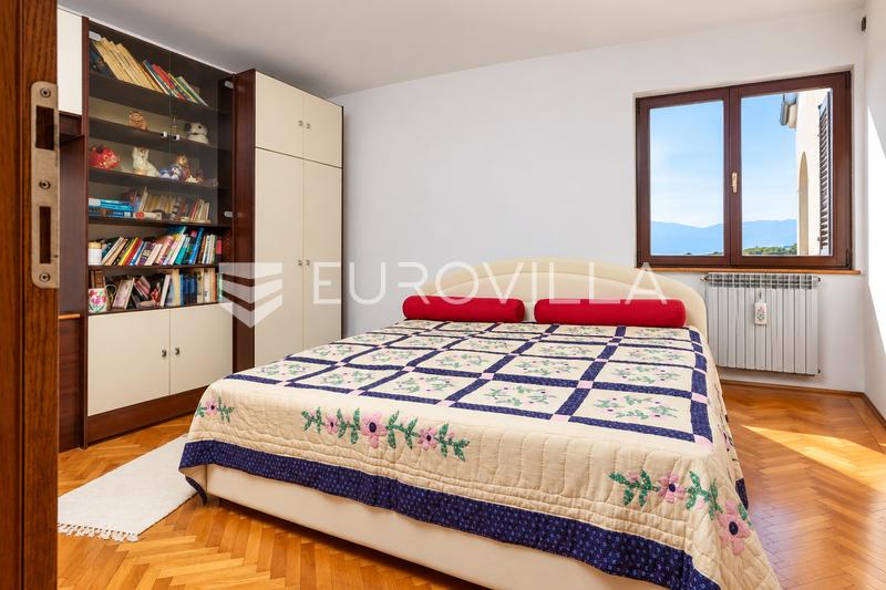 Kostrena, Vrh Martinščice, samostojeća kuća 300 m², pogled na more - 16
