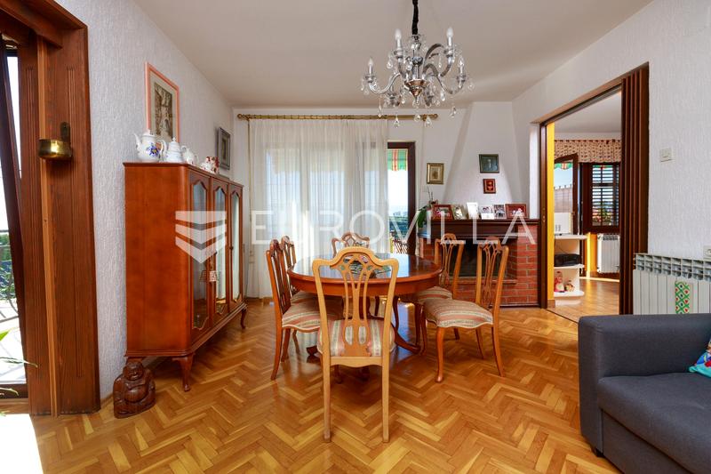 Kostrena, Vrh Martinščice, samostojeća kuća 300 m², pogled na more - 2