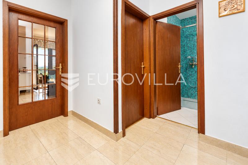 Kostrena, Vrh Martinščice, samostojeća kuća 300 m², pogled na more - 8