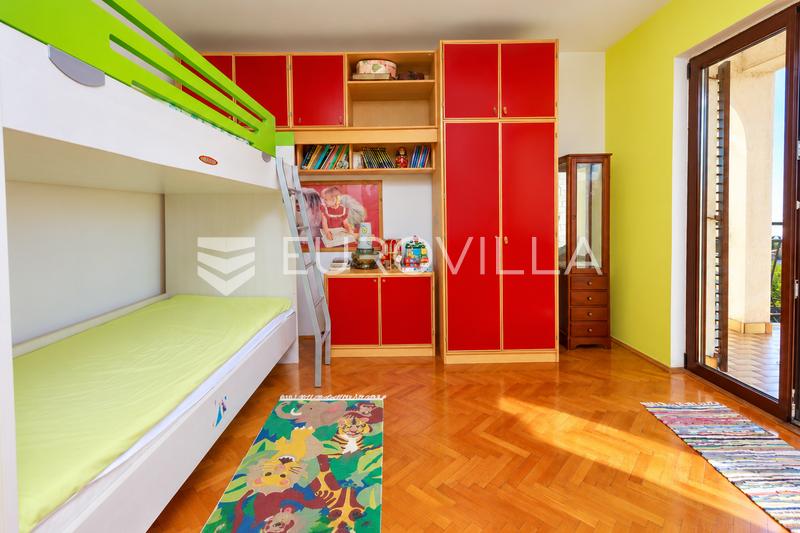 Kostrena, Vrh Martinščice, samostojeća kuća 300 m², pogled na more - 18