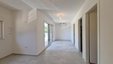 Vir, apartman s dvije spavaće sobe u novogradnji, južna strana otoka