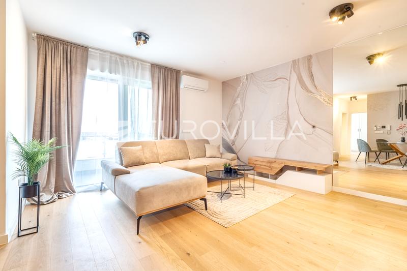 Velika Gorica, Center, luxury two bedroom apartment, new building, 2 parking spaces, 73m2