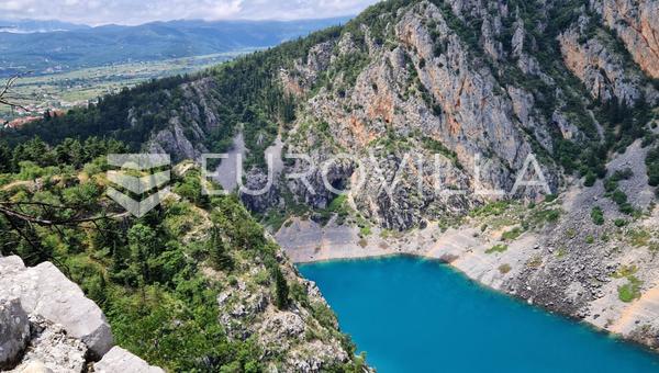 Imotski,, Podbablje, građevinsko zemljište površine 1.017 m².