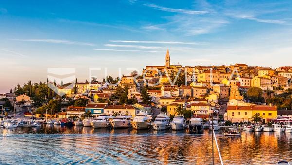 Istra, Vrsar - Šarmantna kamena kuća u centru mjesta