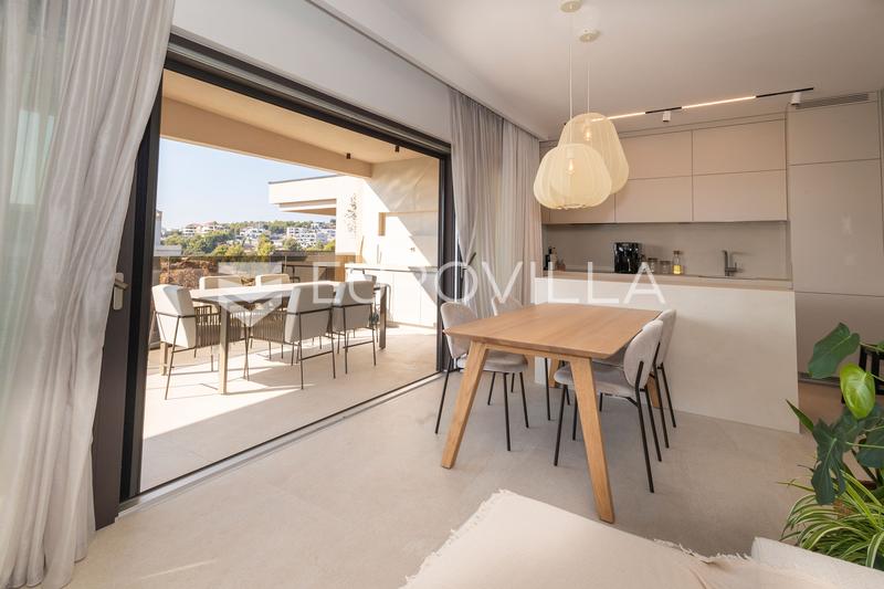Brodarica, luksusowy trzypokojowy apartament designerski z widokiem na morze i wspólnym basenem - 3