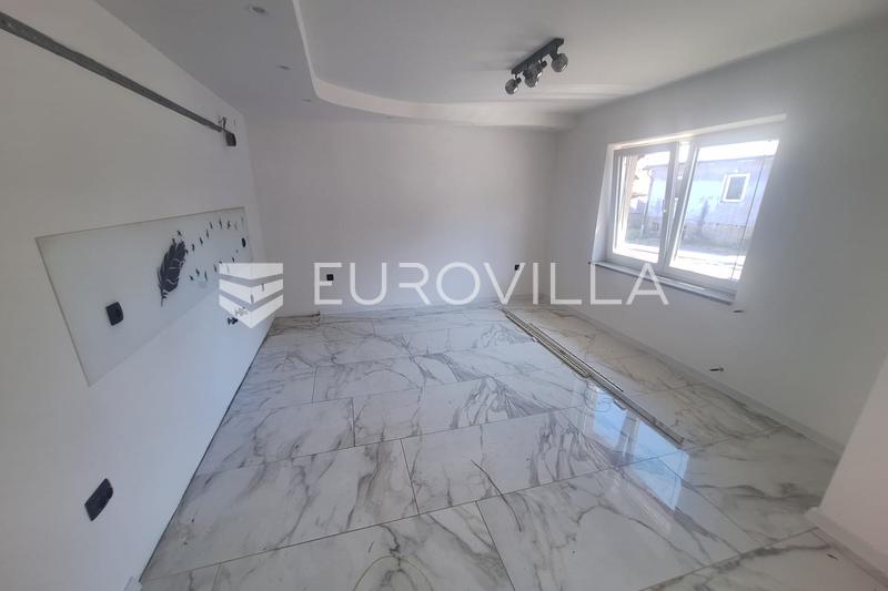 Ogulin, maison 268 m², récemment rénovée, excellent emplacement, proche du centre - 5