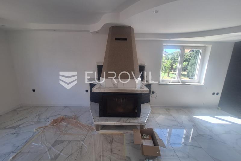 Ogulin, maison 268 m², récemment rénovée, excellent emplacement, proche du centre - 4