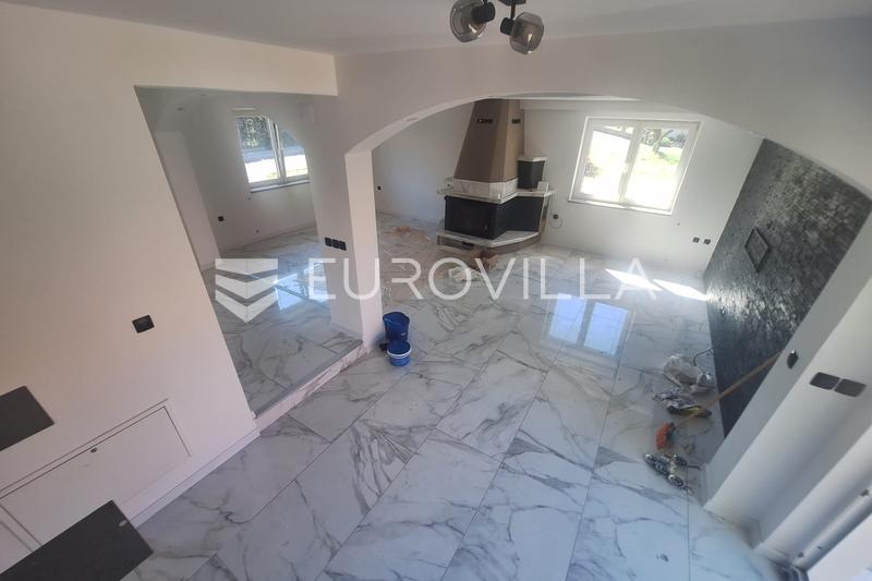 Ogulin, maison 268 m², récemment rénovée, excellent emplacement, proche du centre - 1