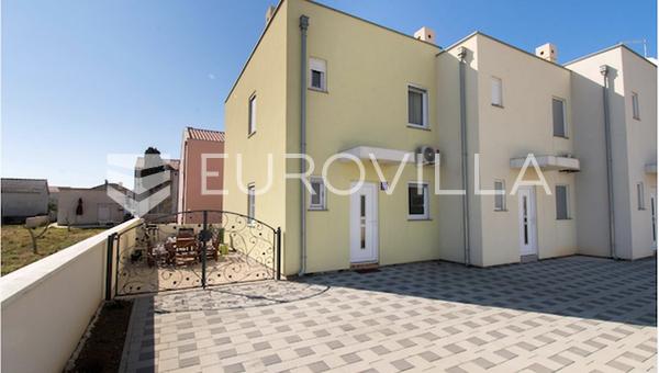 Privlaka, Mletak, appartamento su due livelli 83 m²