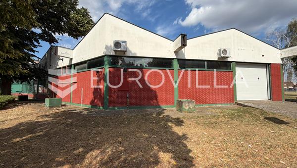 Đakovo, strogi Centar, poslovna zgrada 755 m²