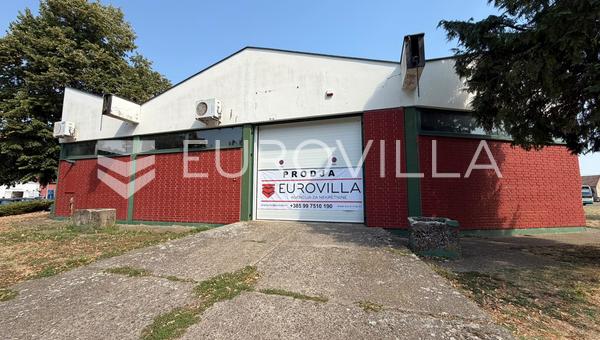 Đakovo, ścisłe centrum miasta - Budynek komercyjny 755 m²