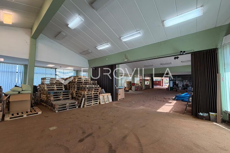 Đakovo, strogi Centar, poslovna zgrada 755 m² - 12