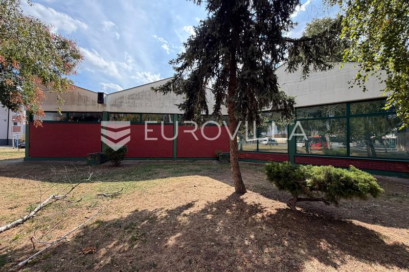 Đakovo, strogi Centar, poslovna zgrada 755 m² - 15