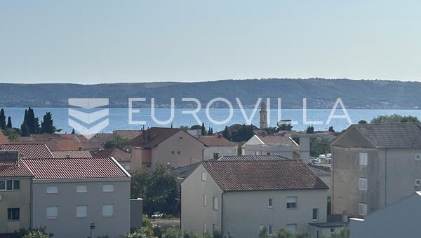 Kaštel Lukšić, štvorizbový penthouse s čistou úžitkovou plochou 112,08 m² a strešnou terasou