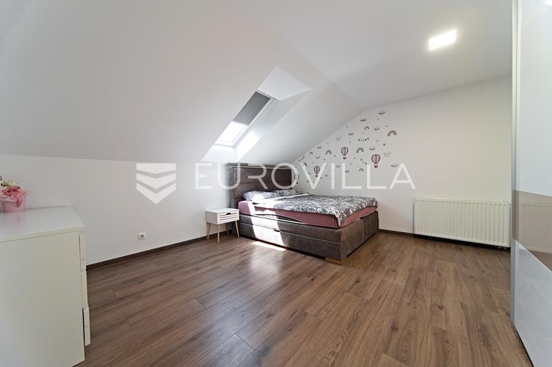 Čepin, na prodaju prostrana kuća od 488 m² s tri stambene cjeline - 22