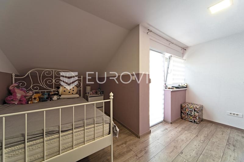 Čepin, na prodaju prostrana kuća od 488 m² s tri stambene cjeline - 18