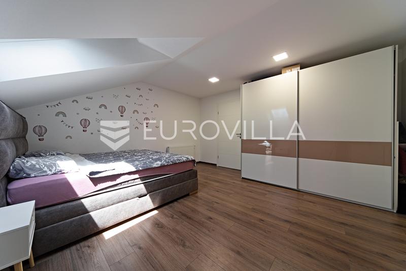 Čepin, na prodaju prostrana kuća od 488 m² s tri stambene cjeline - 15